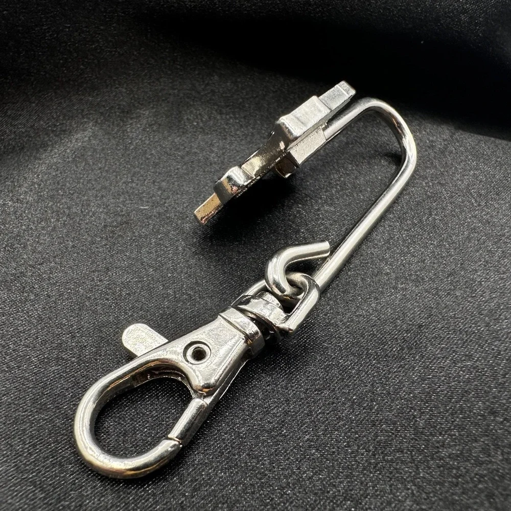 Vintage 80s Musical Note Treble Clef Black Enamel Silver Tone Key Finder Jewelry